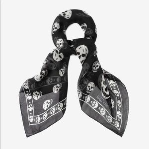 Alexander McQueen Classic Silk Skull Scarf